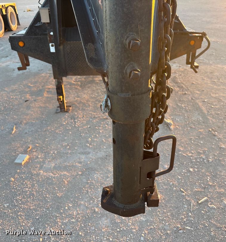 image for item EF6133 2009 PJ Trailers equipment trailer