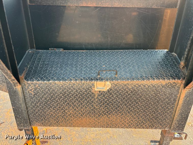 image for item EF6133 2009 PJ Trailers equipment trailer