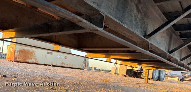 image for item EF6133 2009 PJ Trailers equipment trailer