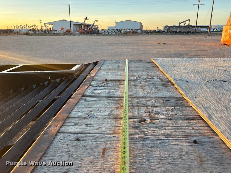 image for item EF6133 2009 PJ Trailers equipment trailer