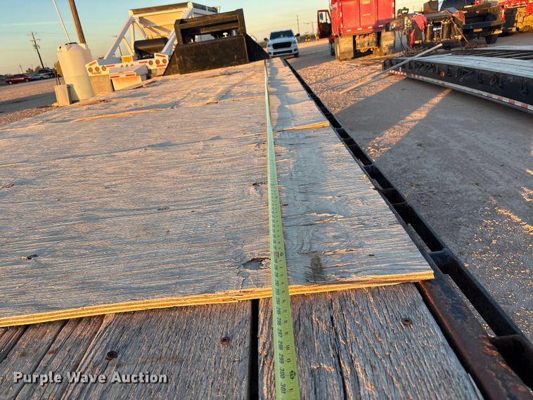 image for item EF6133 2009 PJ Trailers equipment trailer