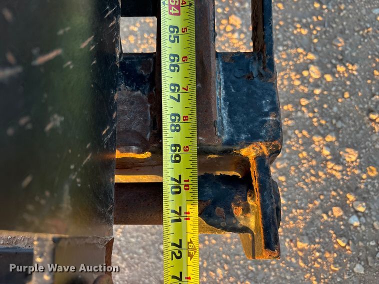 image for item EF6133 2009 PJ Trailers equipment trailer