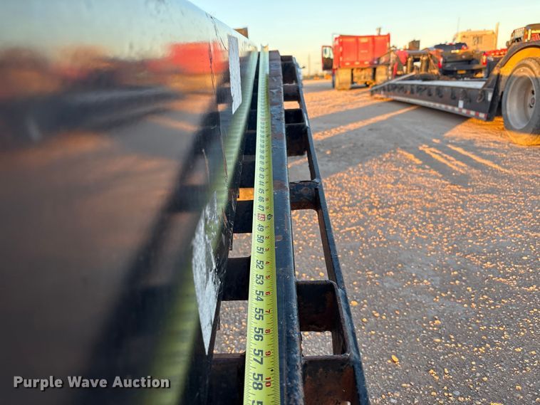 image for item EF6133 2009 PJ Trailers equipment trailer