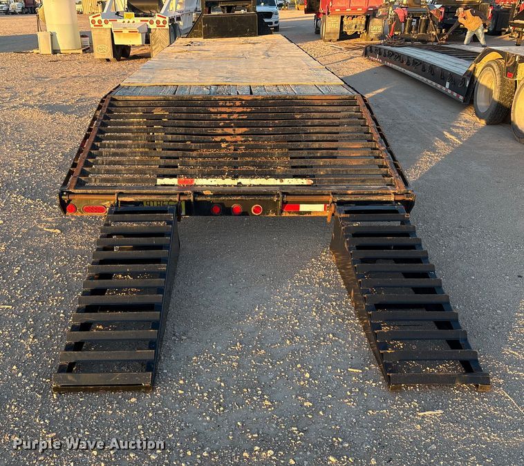 image for item EF6133 2009 PJ Trailers equipment trailer