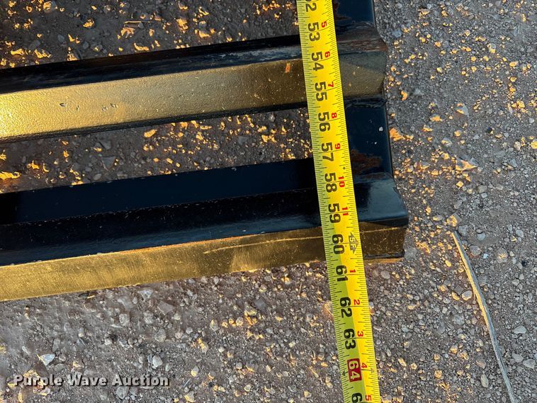 image for item EF6133 2009 PJ Trailers equipment trailer