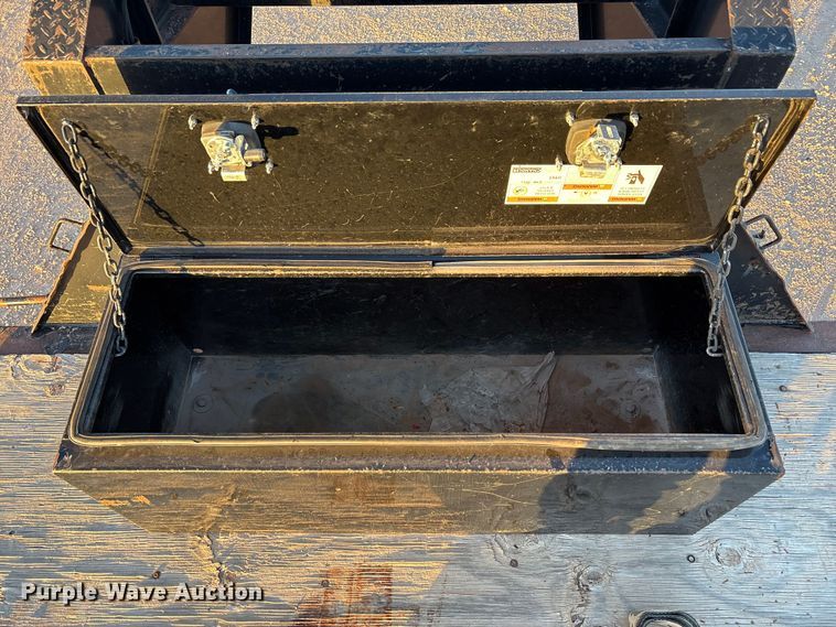 image for item EF6133 2009 PJ Trailers equipment trailer