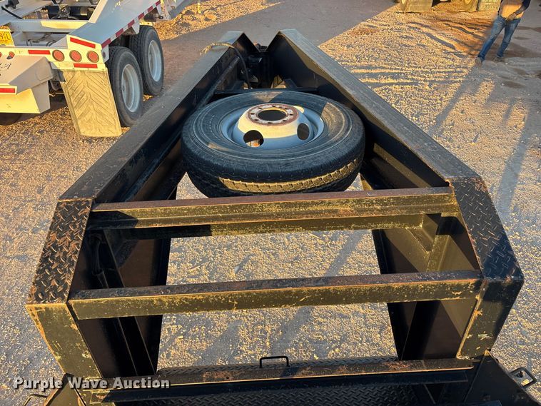 image for item EF6133 2009 PJ Trailers equipment trailer