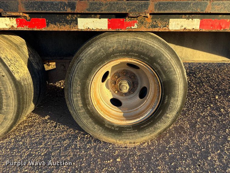 image for item EF6133 2009 PJ Trailers equipment trailer