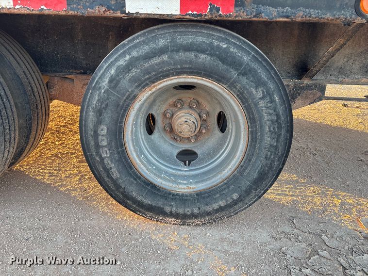 image for item EF6133 2009 PJ Trailers equipment trailer