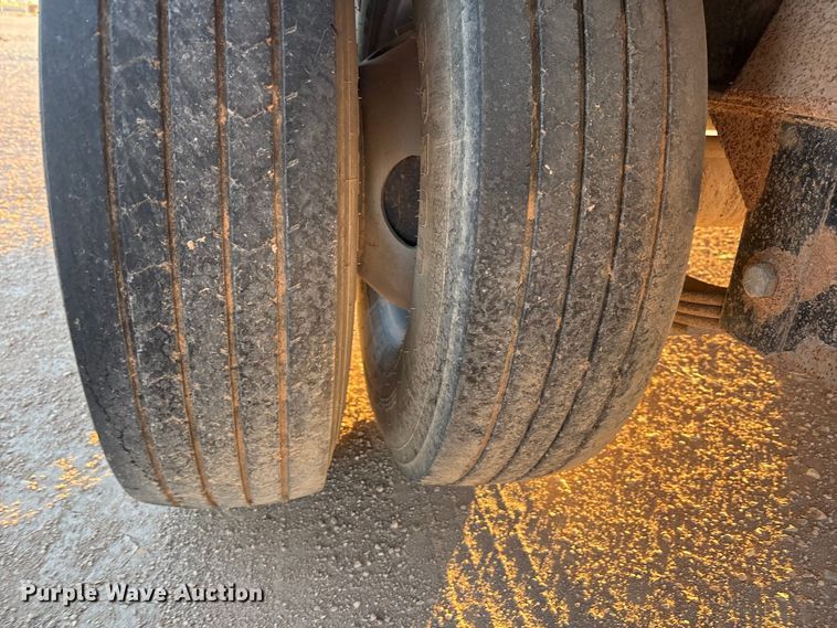 image for item EF6133 2009 PJ Trailers equipment trailer