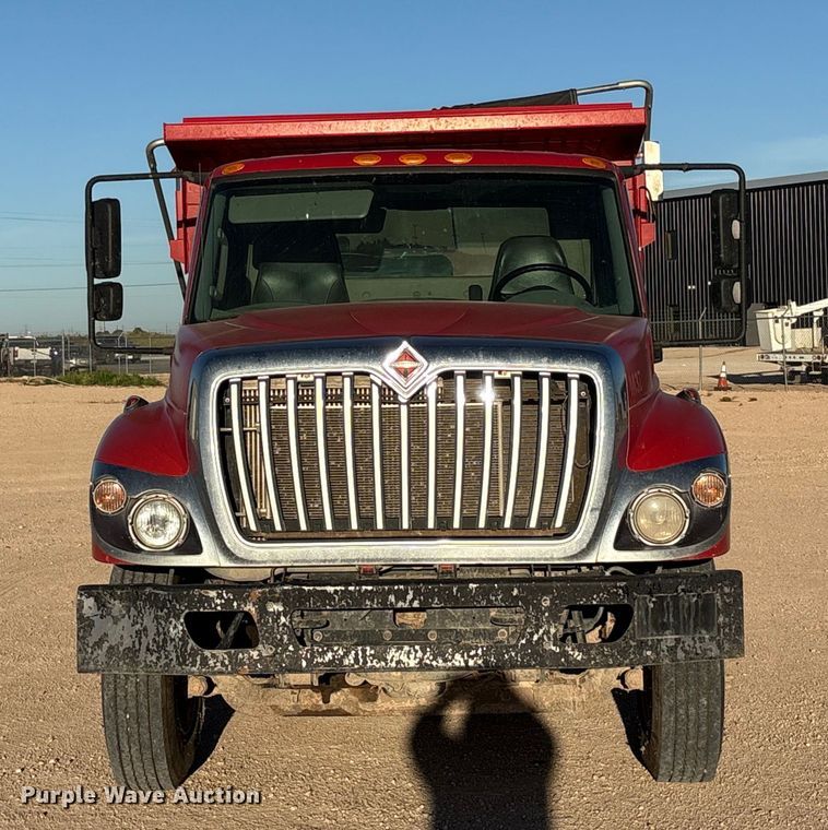 image for item EF6135 2016 International 7400 dump truck