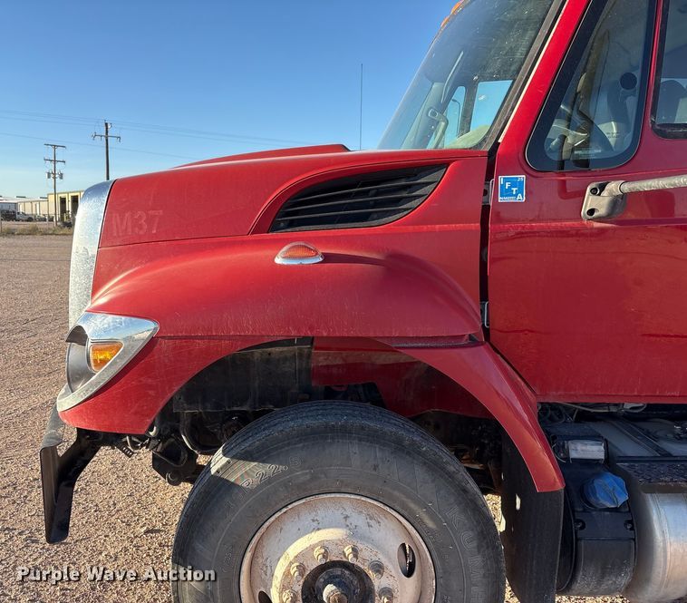 image for item EF6135 2016 International 7400 dump truck