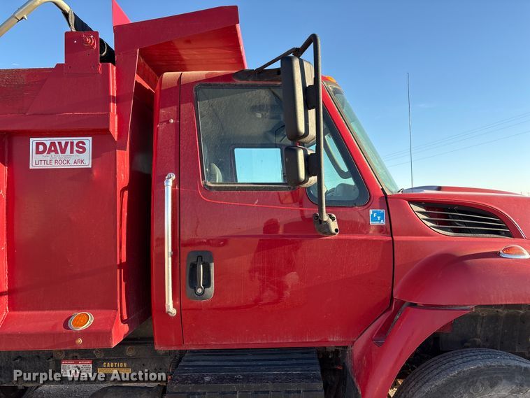 image for item EF6135 2016 International 7400 dump truck