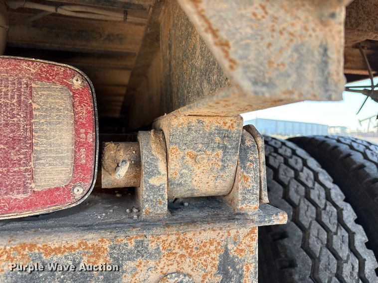 image for item EF6135 2016 International 7400 dump truck