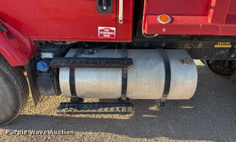 image for item EF6135 2016 International 7400 dump truck