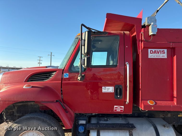 image for item EF6135 2016 International 7400 dump truck