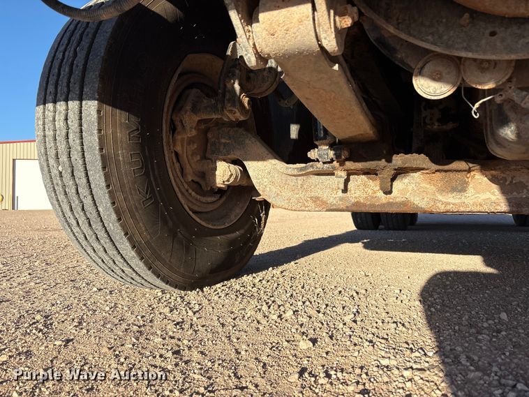 image for item EF6135 2016 International 7400 dump truck