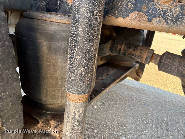 image for item EF6135 2016 International 7400 dump truck