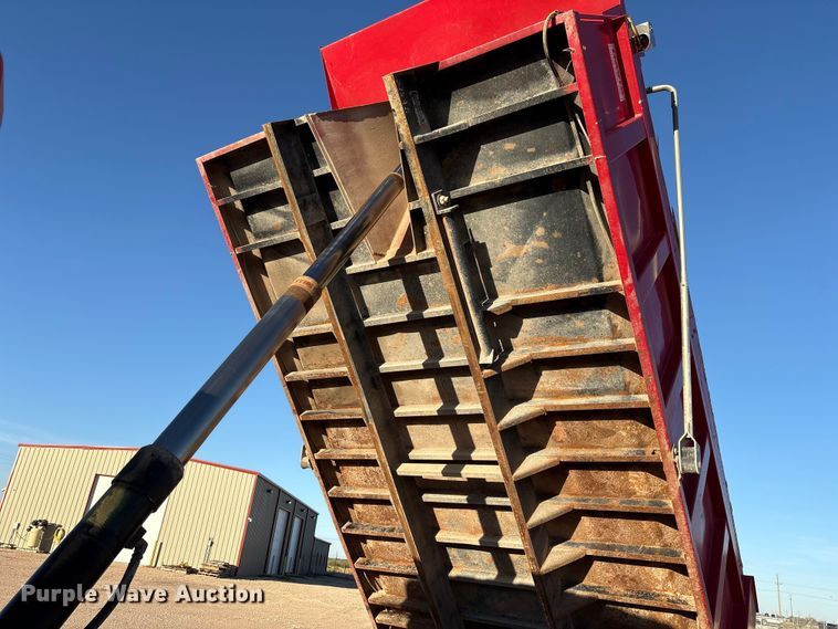 image for item EF6135 2016 International 7400 dump truck