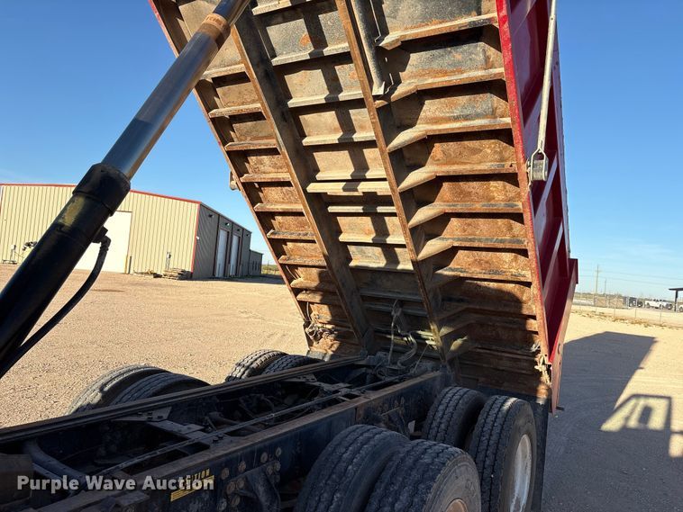 image for item EF6135 2016 International 7400 dump truck