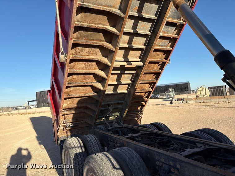 image for item EF6135 2016 International 7400 dump truck