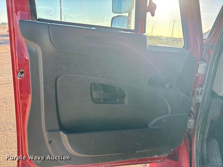 image for item EF6135 2016 International 7400 dump truck