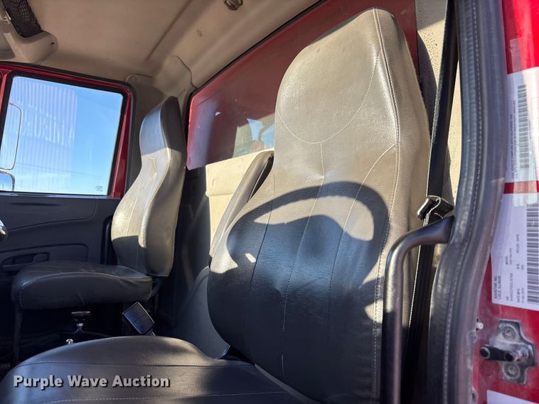 image for item EF6135 2016 International 7400 dump truck