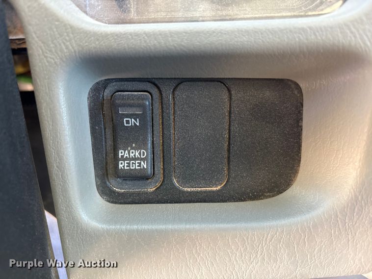 image for item EF6135 2016 International 7400 dump truck