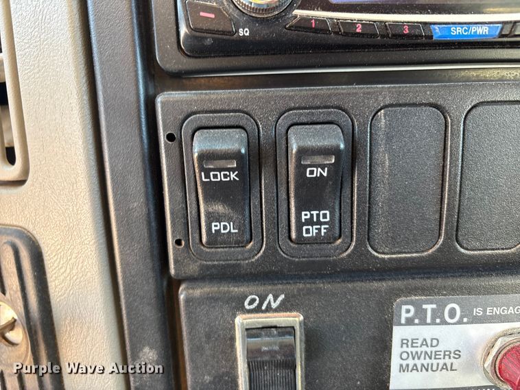 image for item EF6135 2016 International 7400 dump truck