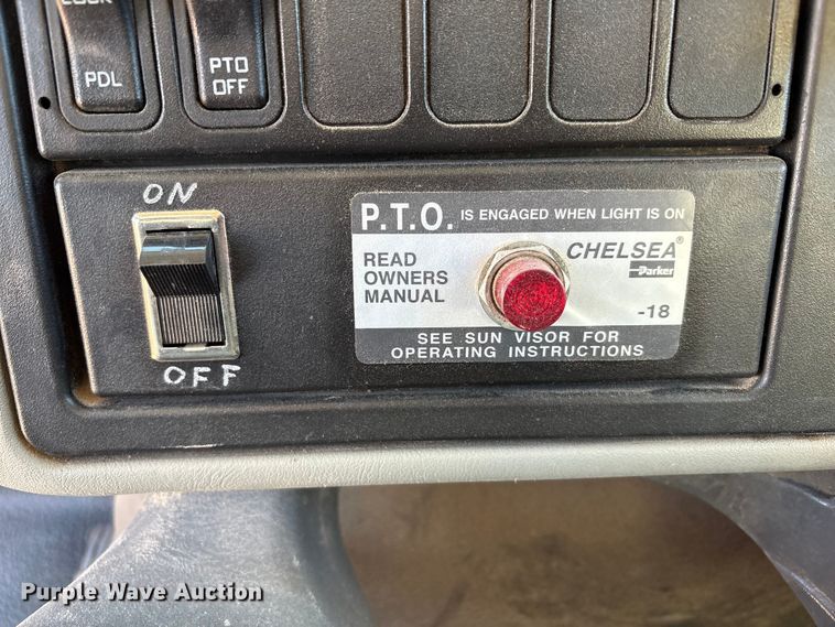 image for item EF6135 2016 International 7400 dump truck