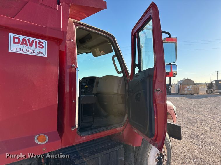 image for item EF6135 2016 International 7400 dump truck