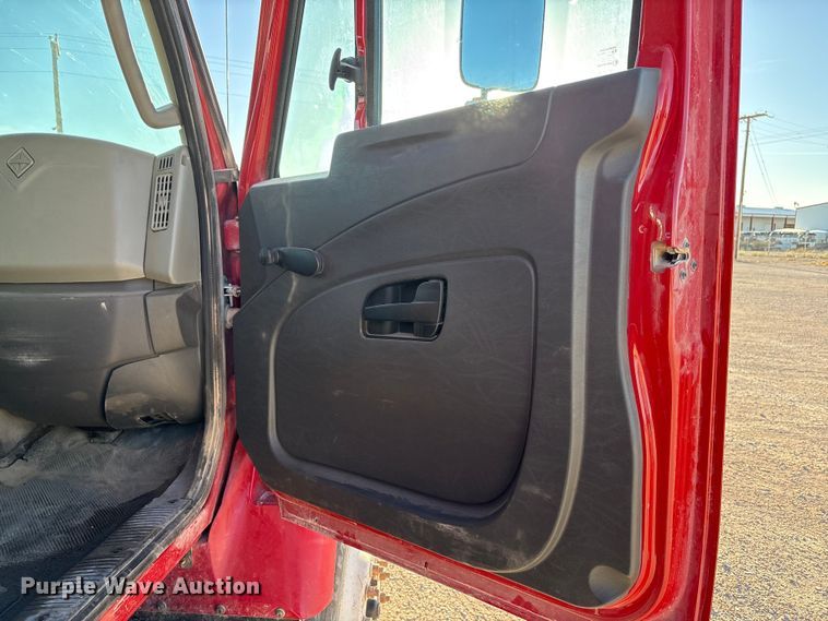 image for item EF6135 2016 International 7400 dump truck