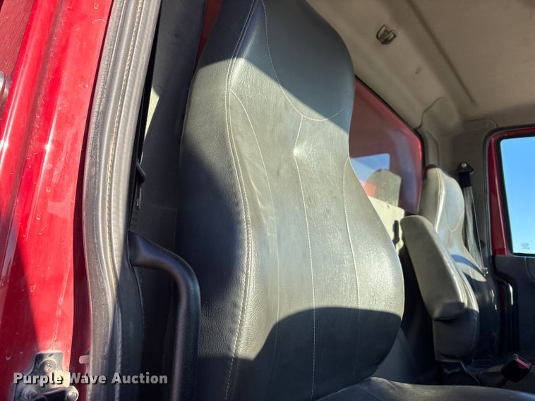 image for item EF6135 2016 International 7400 dump truck