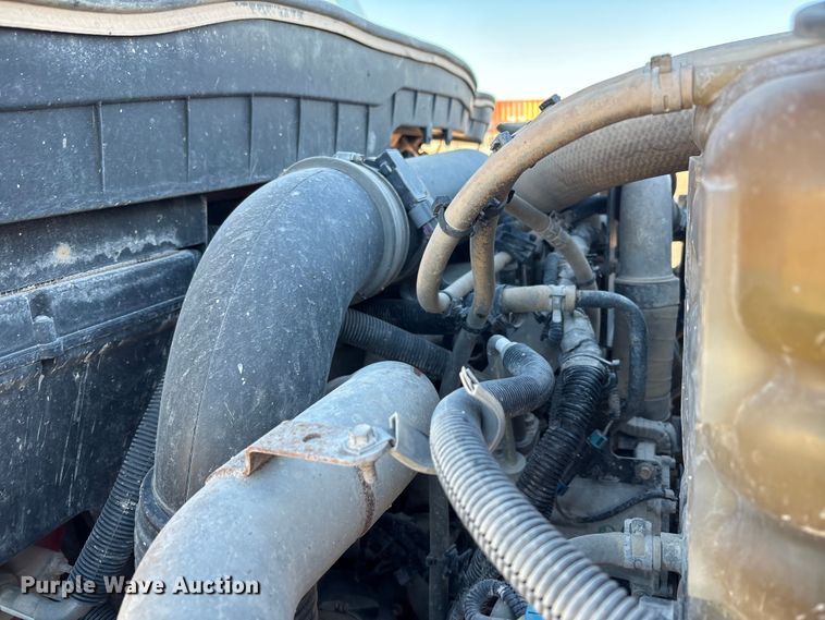 image for item EF6135 2016 International 7400 dump truck