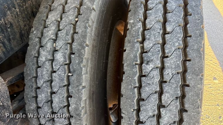 image for item EF6135 2016 International 7400 dump truck