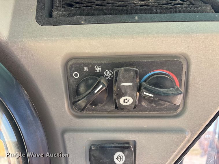 image for item EF6154 2017 Caterpillar 299D2 XHP tracked skid steer loader