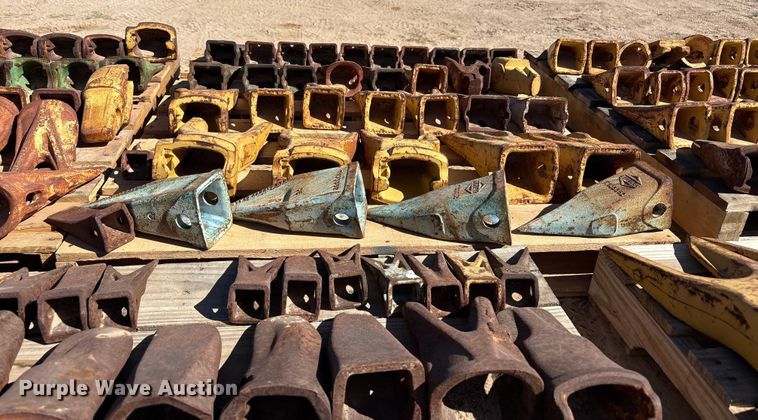 image for item EF6159 (178) bucket teeth