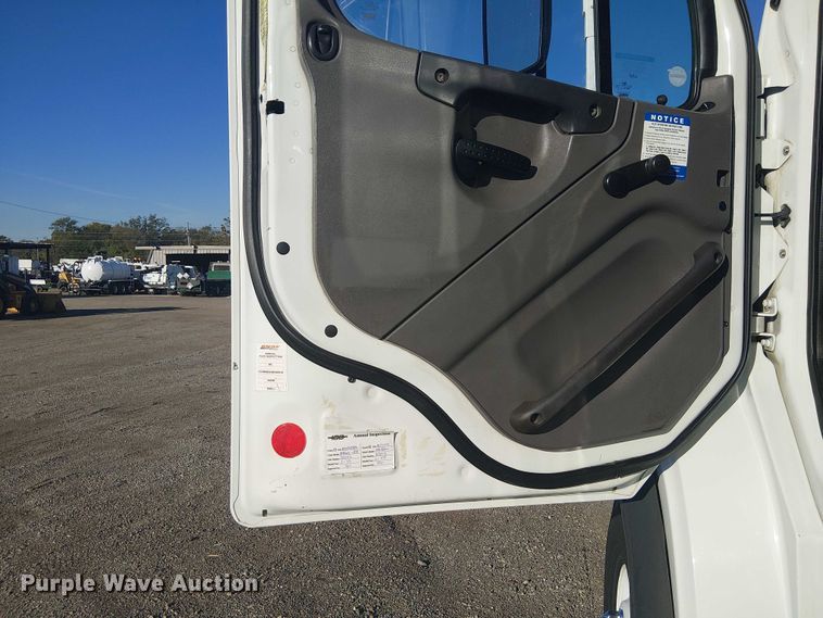 image for item EG1671 2012 Freightliner Business Class M2 Crew Cab crane truck