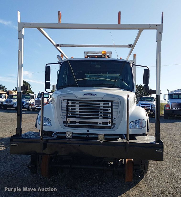 image for item EG1672 2012 Freightliner Business Class M2 crane truck