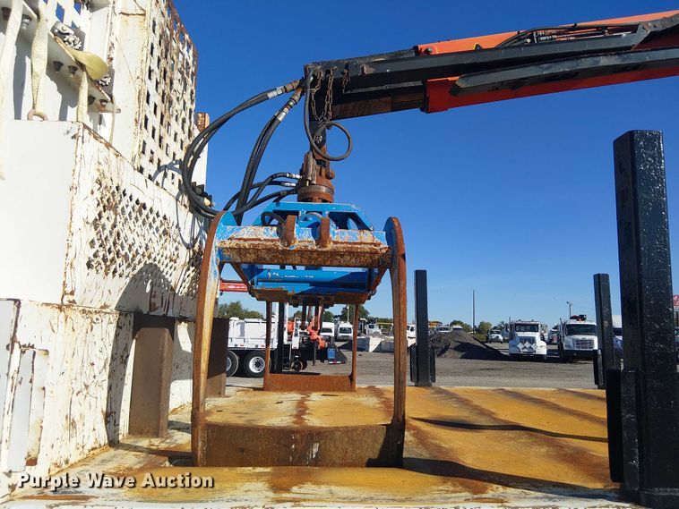 image for item EG1672 2012 Freightliner Business Class M2 crane truck