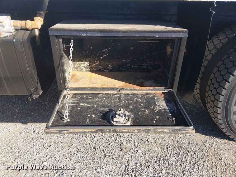 image for item EG1672 2012 Freightliner Business Class M2 crane truck