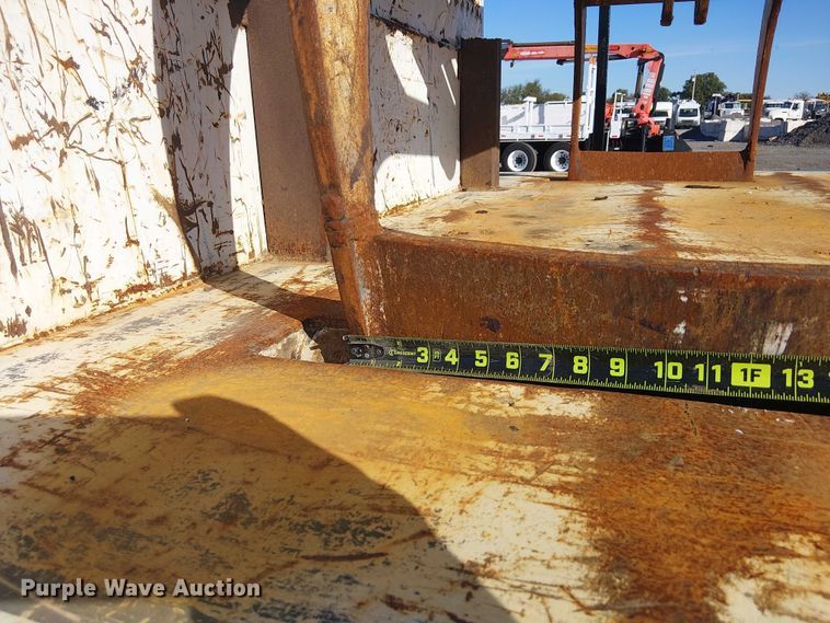 image for item EG1672 2012 Freightliner Business Class M2 crane truck