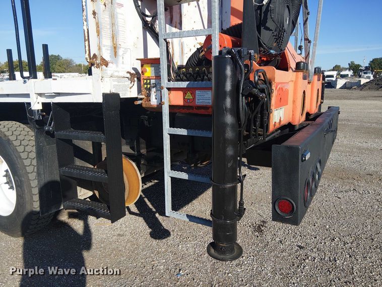 image for item EG1672 2012 Freightliner Business Class M2 crane truck