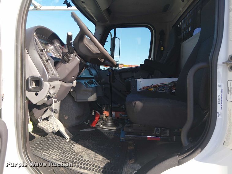 image for item EG1672 2012 Freightliner Business Class M2 crane truck