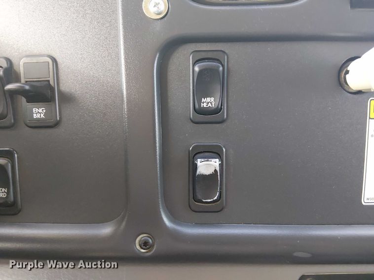 image for item EG1672 2012 Freightliner Business Class M2 crane truck