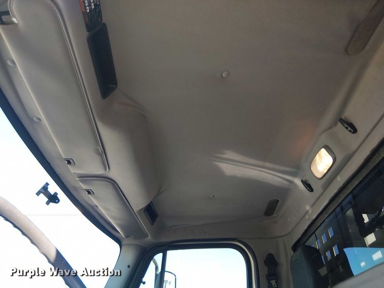 image for item EG1672 2012 Freightliner Business Class M2 crane truck