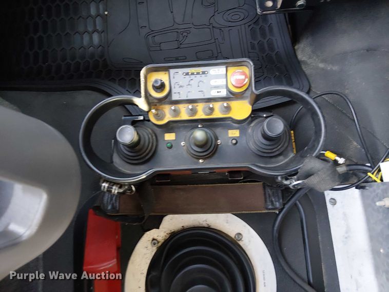 image for item EG1672 2012 Freightliner Business Class M2 crane truck