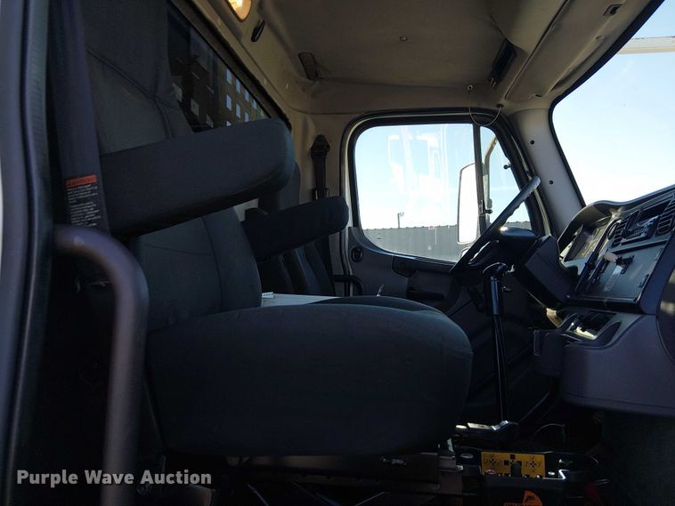 image for item EG1672 2012 Freightliner Business Class M2 crane truck