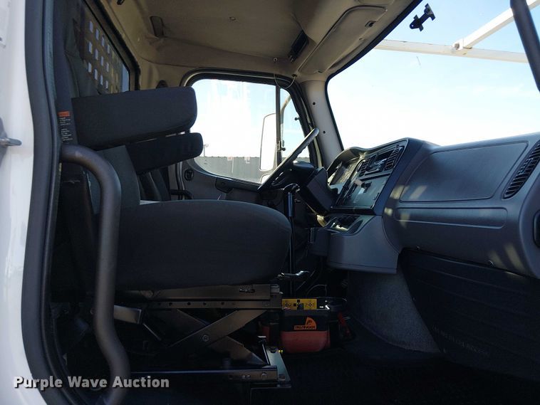 image for item EG1672 2012 Freightliner Business Class M2 crane truck