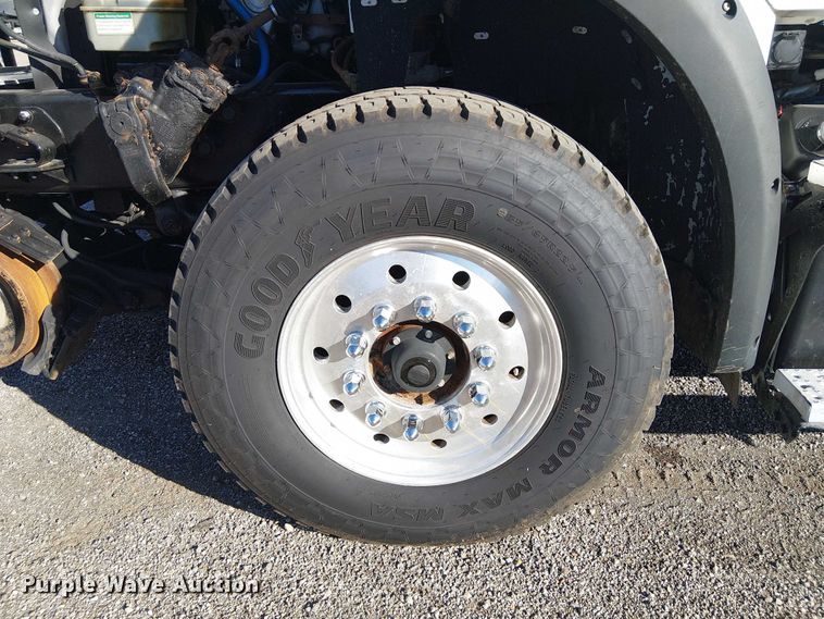 image for item EG1672 2012 Freightliner Business Class M2 crane truck